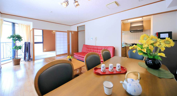 osaka-inn-fully-furnished-guest-room-bnb-near-Nanba-Dotonbori-Shinsaibashi-homely-stay